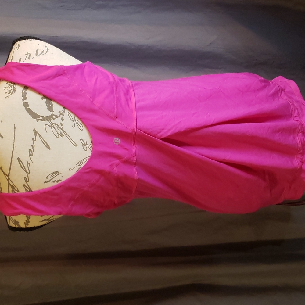 Lululemon pink tanktop size 12
